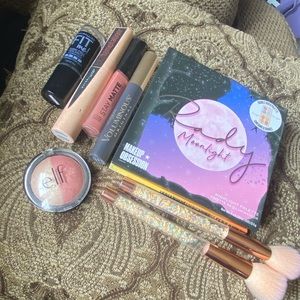 Makeup bundle